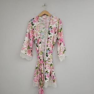 Homebodii Floral Robe Medium